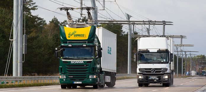 Siemens eHighway: Testfahrt mit Bundesumweltministerin Hendricks / Siemens eHighway: Test drive with Federal Environment Minister Hendricks